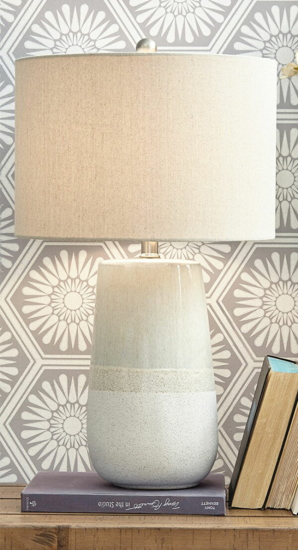 Shavon - Beige / White - Ceramic Table Lamp - Image 3