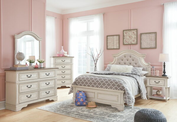 Realyn - Panel Bed - Image 2