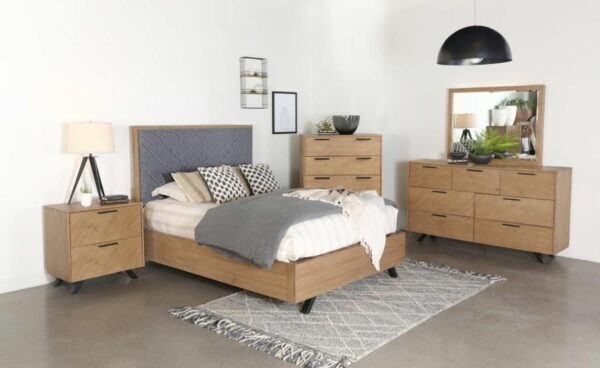 Taylor - 7-Drawer Rectangular Dresser - Light Honey Brown - Image 2