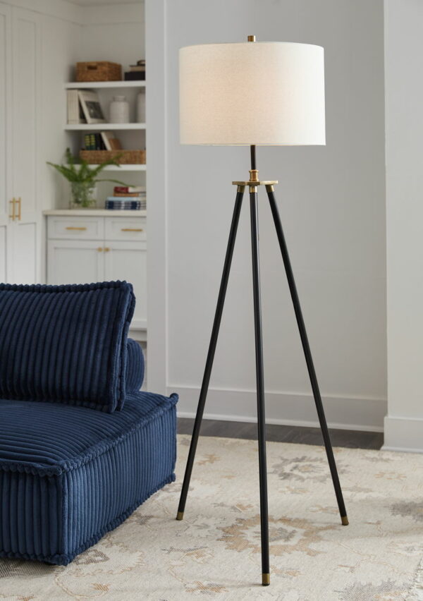 Cashner - Black / Gold Finish - Metal Floor Lamp - Image 2