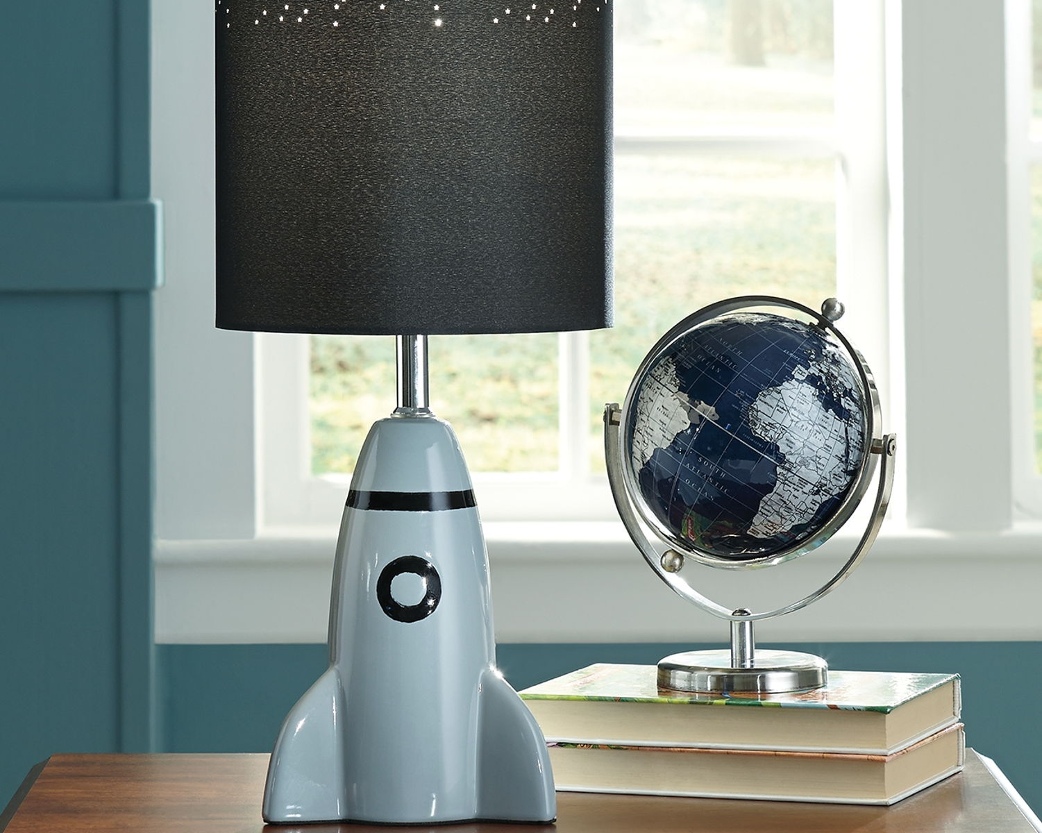 Cale - Gray / Black - Ceramic Table Lamp - Image 4