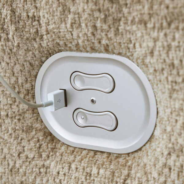 Tip-off - Power Reclining Loveseat With Console / Adj Headrest - Image 18
