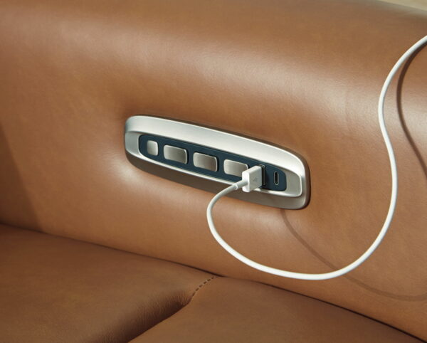 Tryanny - Butterscotch - Power Reclining Loveseat/ Adj Headrest - Image 2