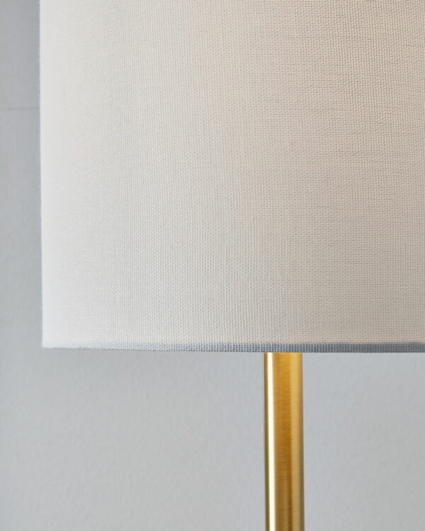 Maywick - White - Metal Table Lamp - Image 4