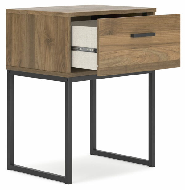 Deanlow - Panel Bedroom Set - Image 6