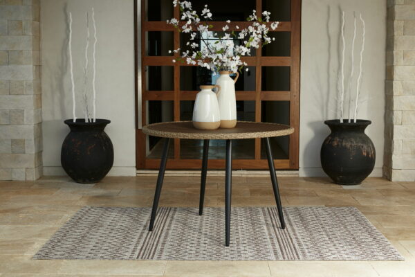 Amaris - Brown / Black - Round Dining Table - Image 3