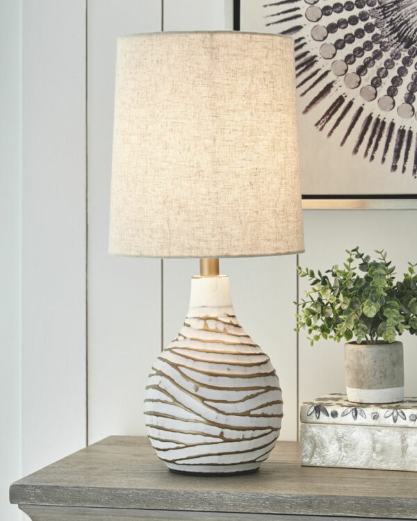 Aleela - White / Gold Finish - Metal Table Lamp - Image 3