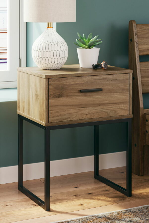 Deanlow - Panel Bedroom Set - Image 5