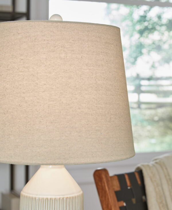 Willport - Off White - Ceramic Table Lamp (Set of 2) - Image 4