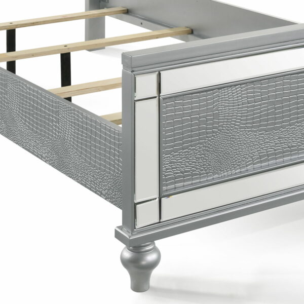 Valentino - 3/3 Twin Headboard - Silver - Image 4