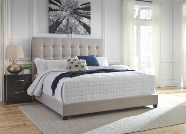 Dolante - Upholstered Bed - Image 4