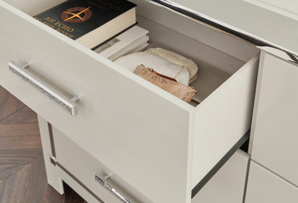 Zyniden - Silver - Five Drawer Chest - Image 6