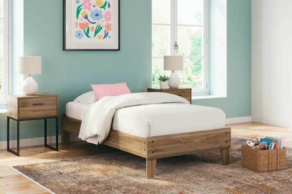 Deanlow - Platform Bed - Image 19