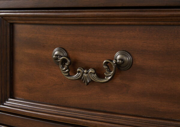 Lavinton - Brown - Five Drawer Chest - Image 4