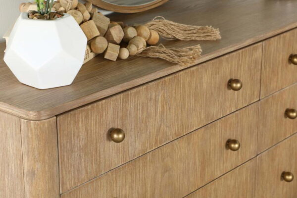 Arini - 8-Drawer Dresser - Image 13