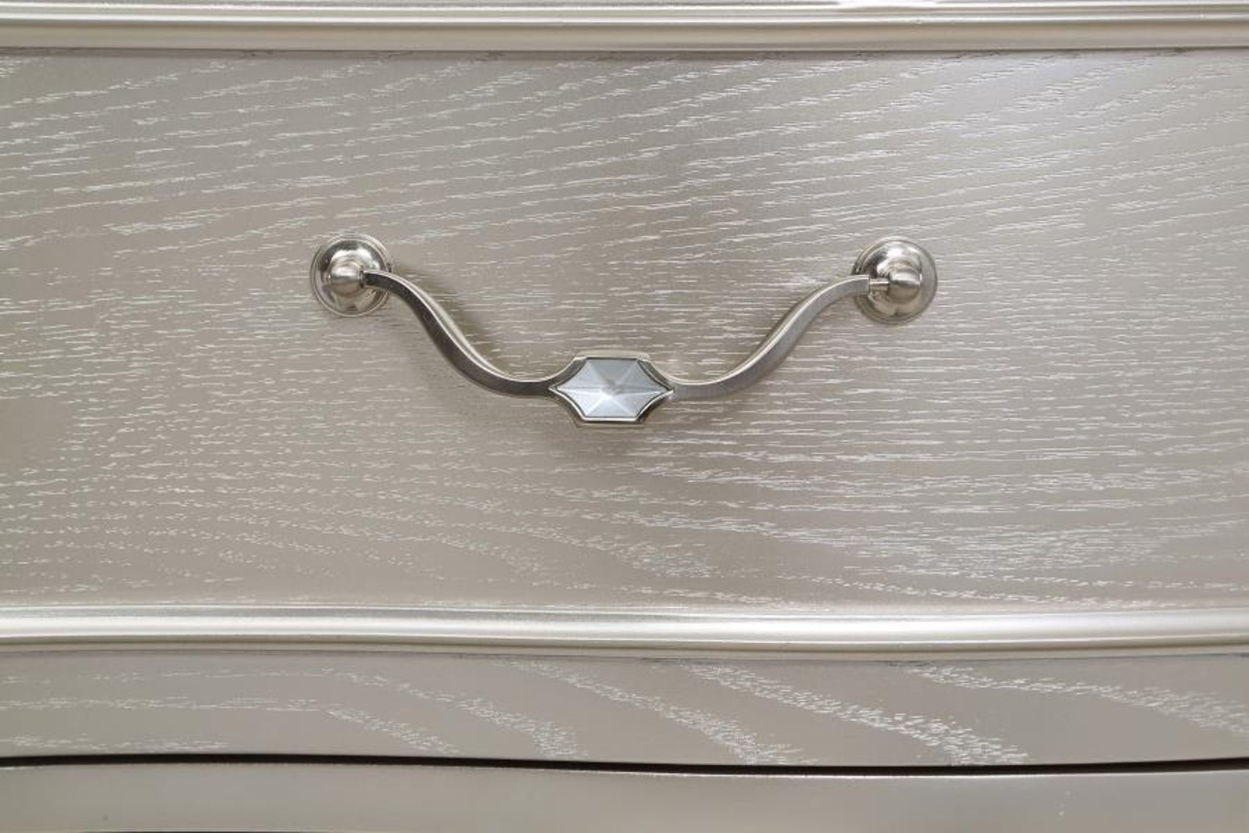 Evangeline - 6-Drawer Bedroom Chest - Silver Oak - Image 6