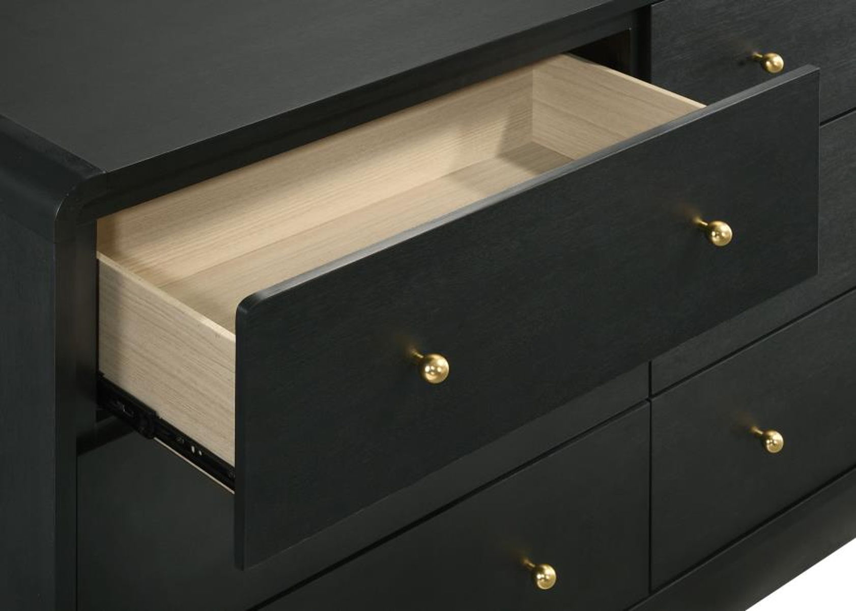 Cavelle - 6-Drawer Dresser - Image 10