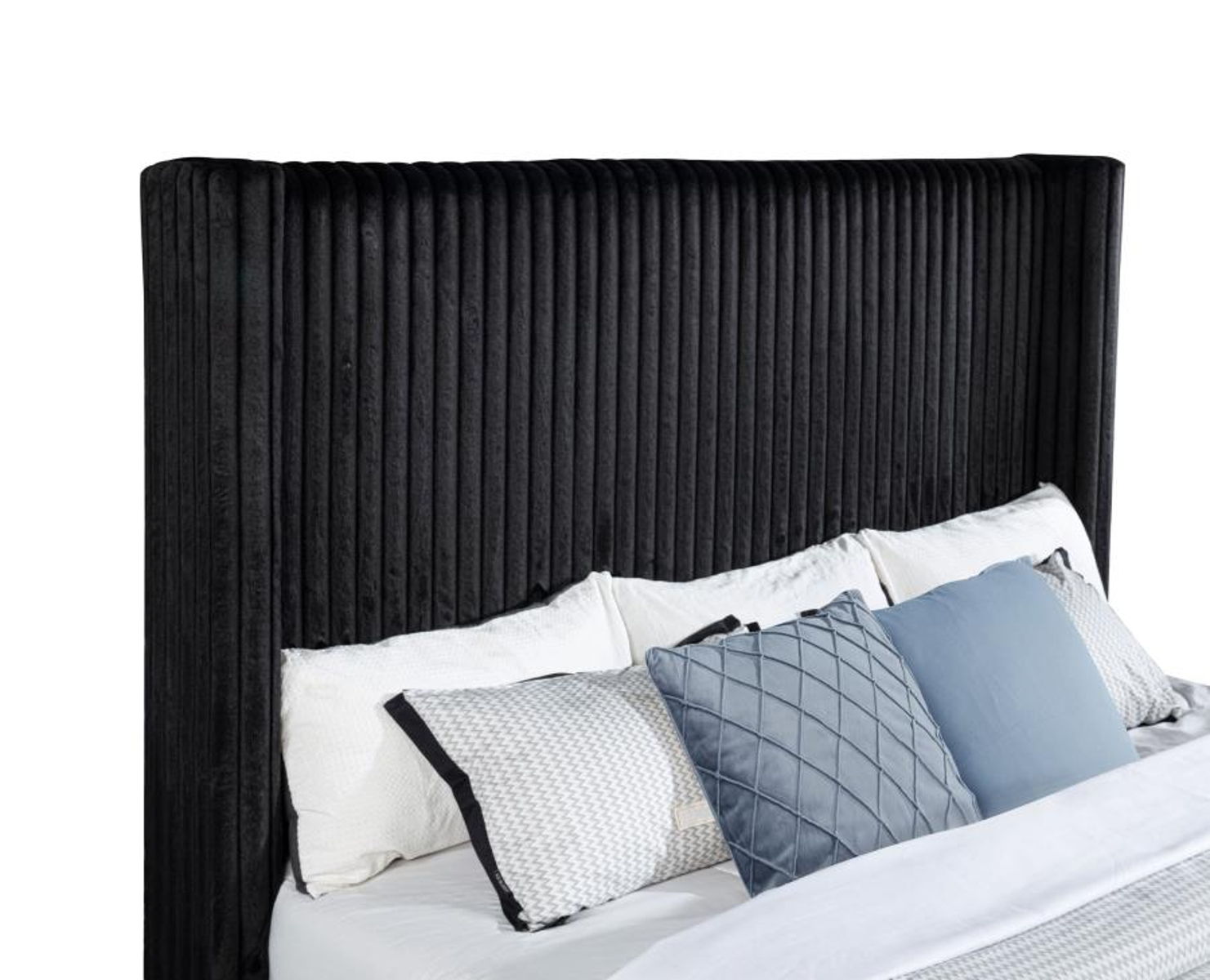 Centergrove - Upholstered Wingback TV Bed - Image 10